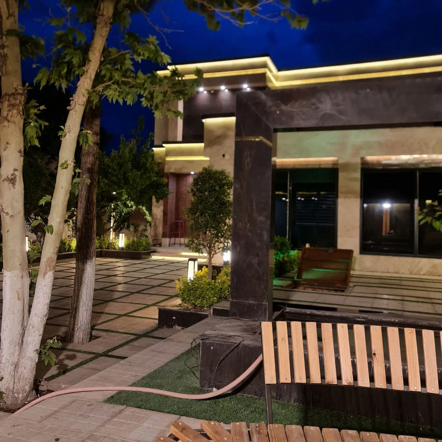 رزرواسیون ویلاهای شیک  و vip استخر داخل و جکوزی