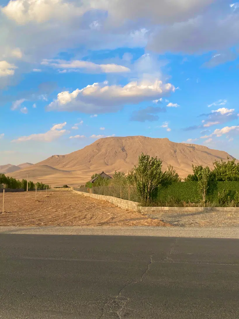زمین با آب داخل فرعی بان گوار عقیل آباد گلشن آباد‌