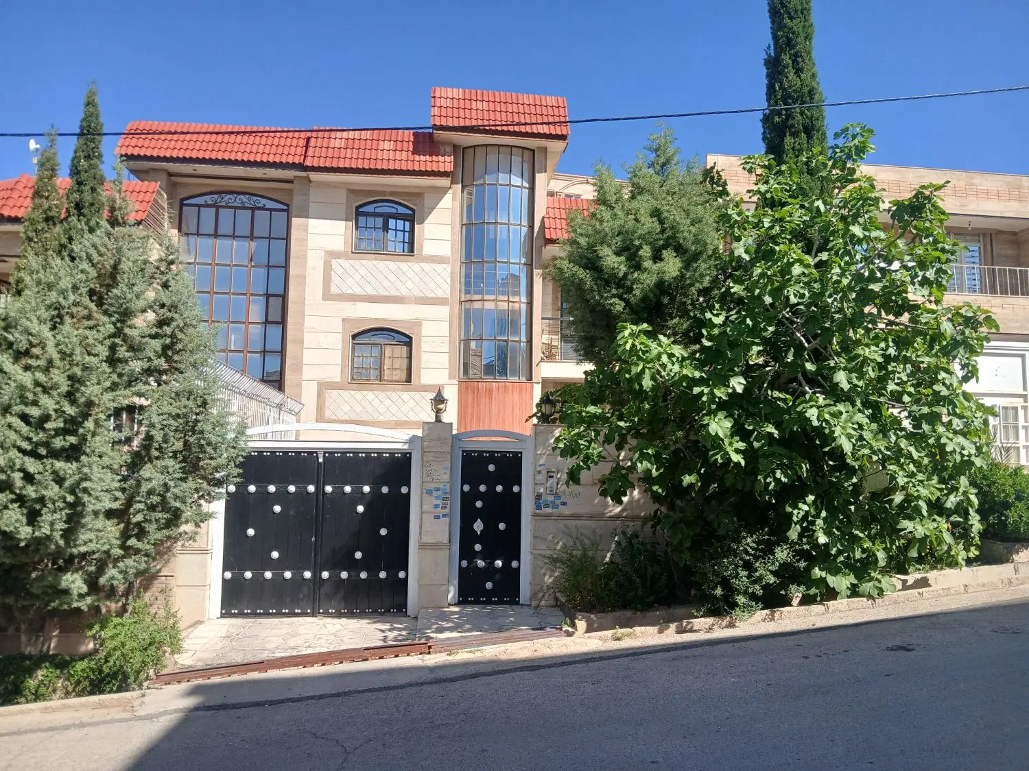 ویلایی دو خواب صدرا کوهرنگ