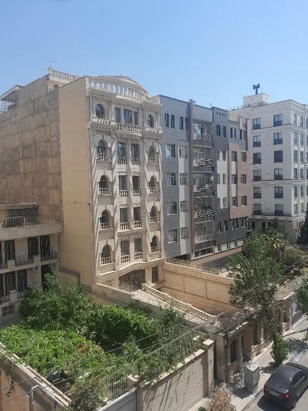 نوساز ۱۱۰ و ۹۰ متری حافظ روبروی دانشگاه امیرکبیر