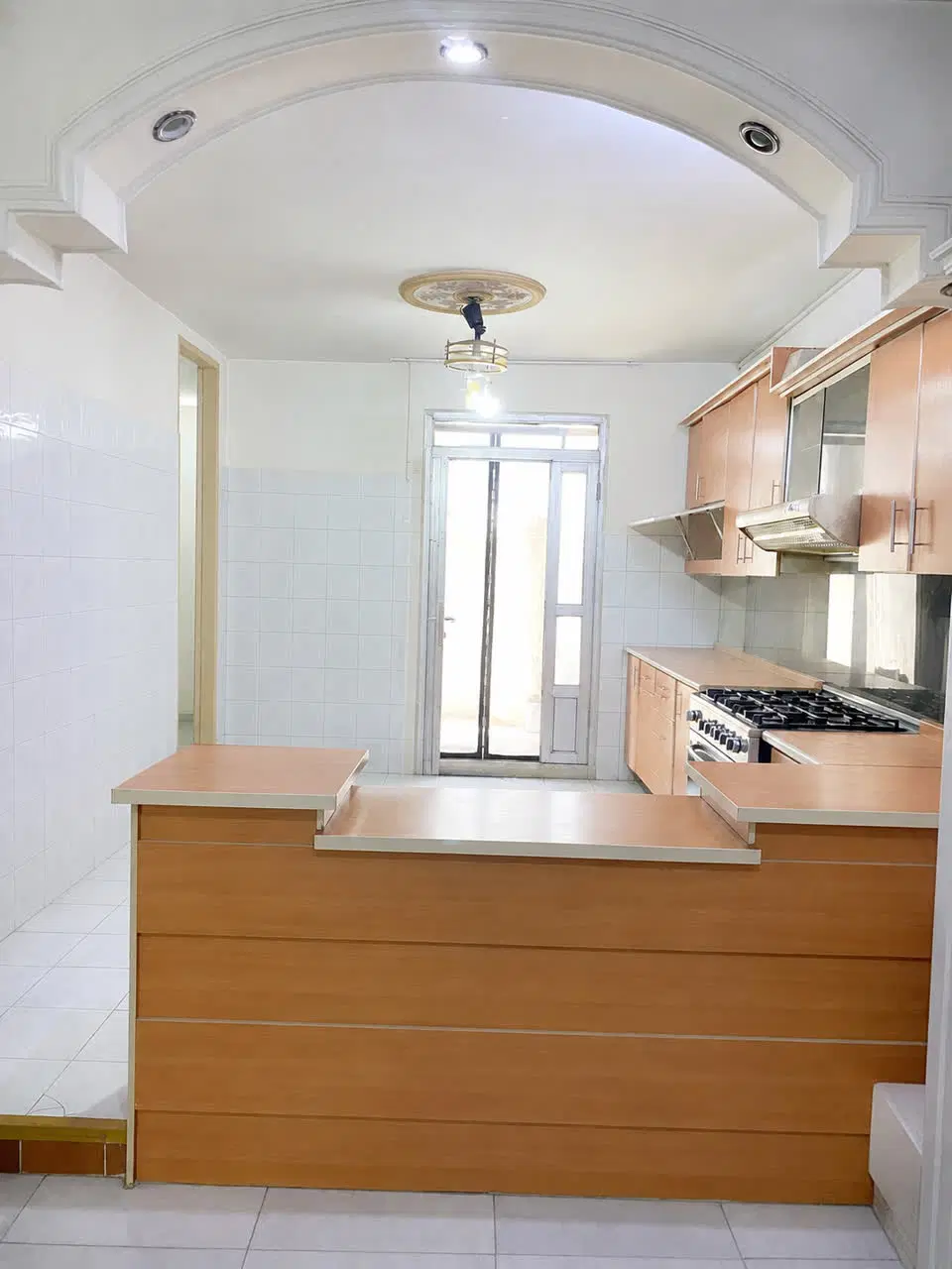 آپارتمان رهن و اجاره در اقبال