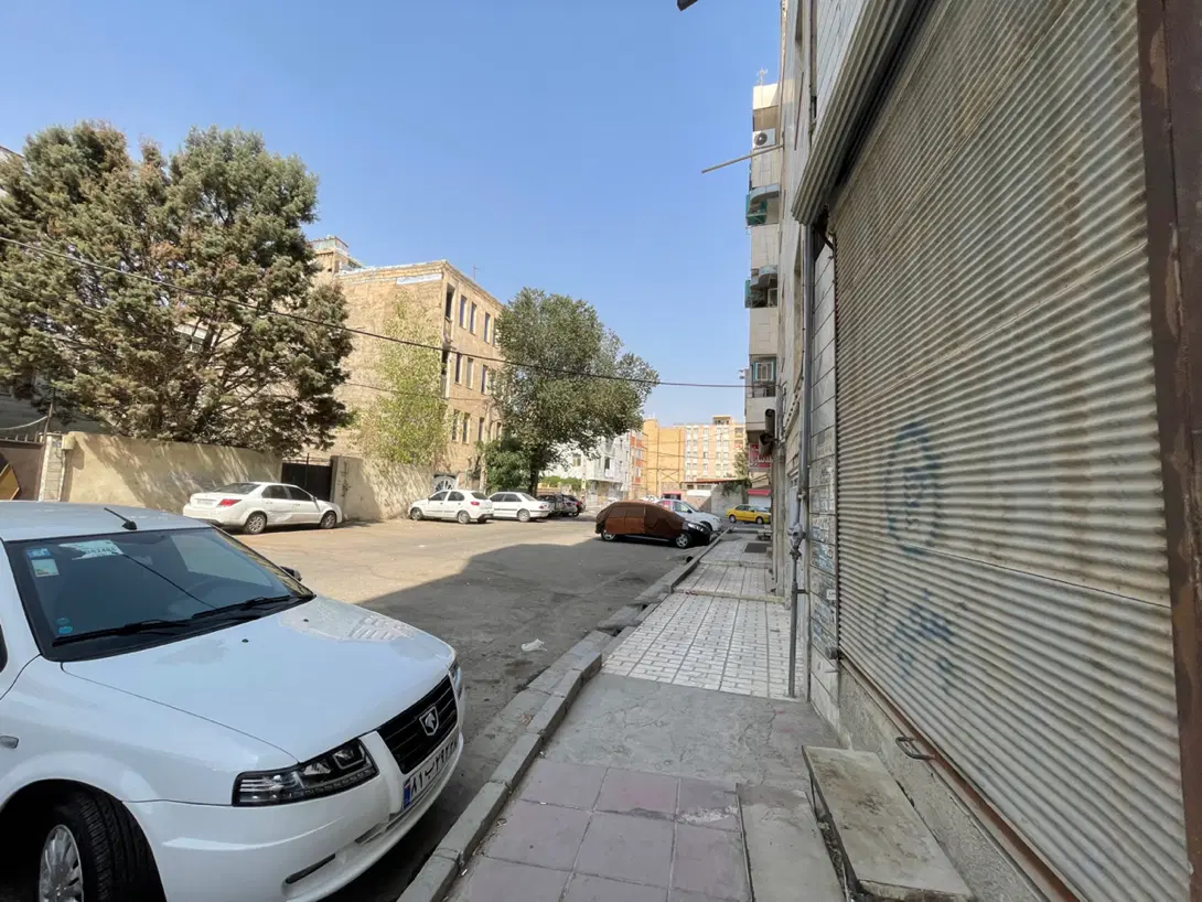 تجاری بر خیابان ۱۶ متری احداثی