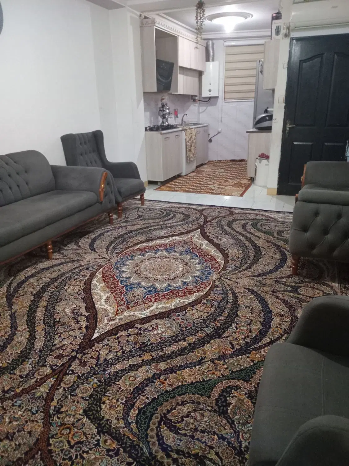 خونه در کوچه ارغوان