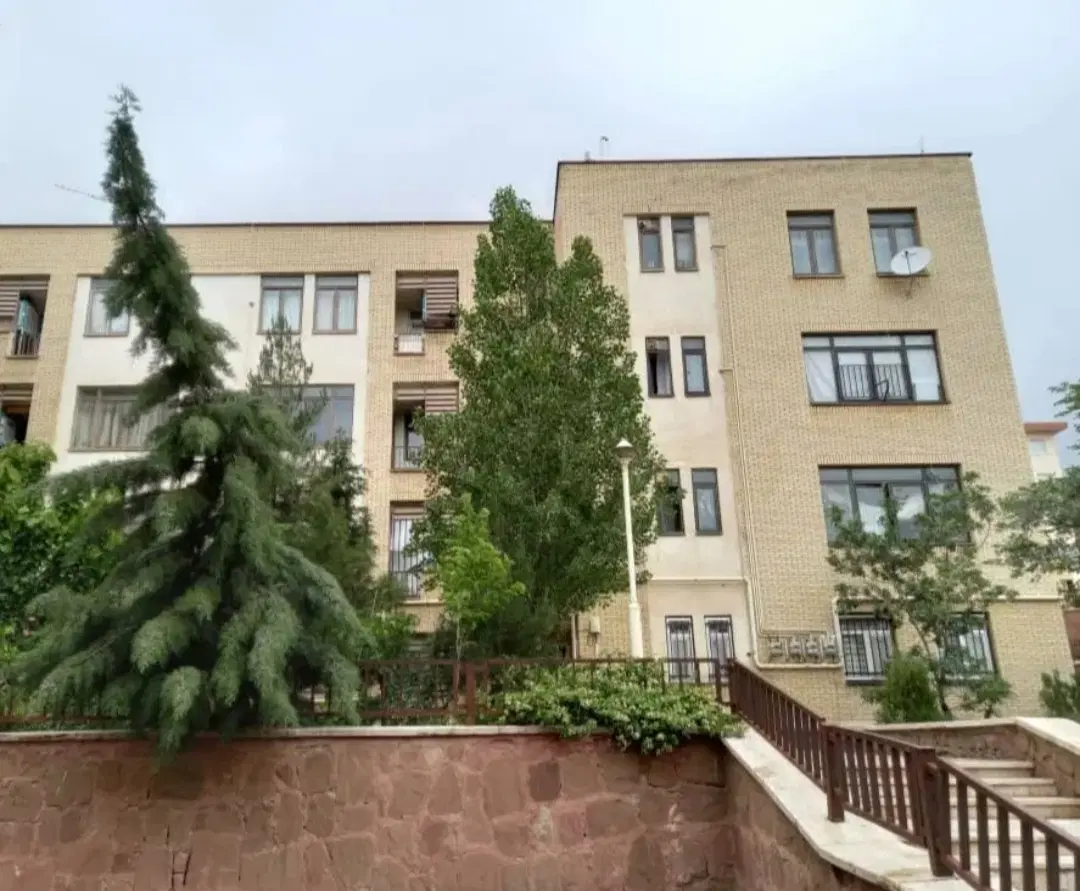 همخونه خانم پردیس