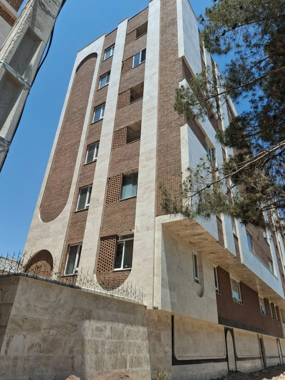 آپارتمان ۱۸۷ متری کوثر نوساز