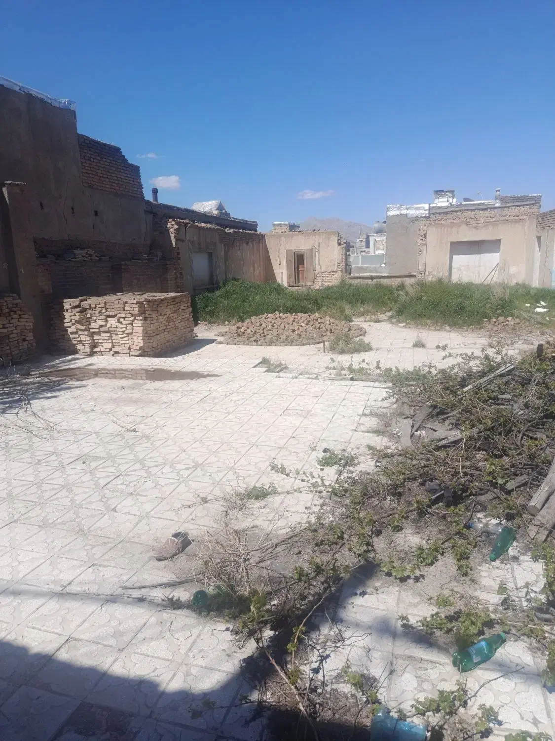 زمین ۳۲۰متری کرمانشاه نقلیه