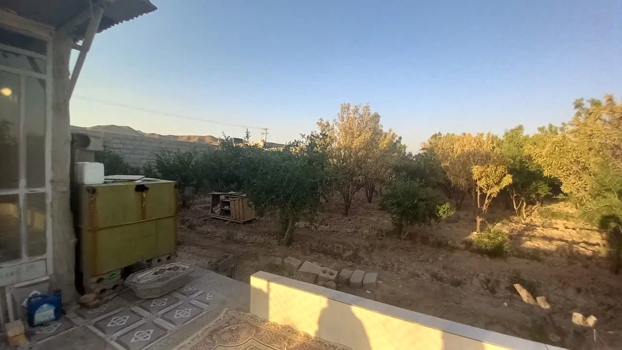 زمین دارای ساختمان