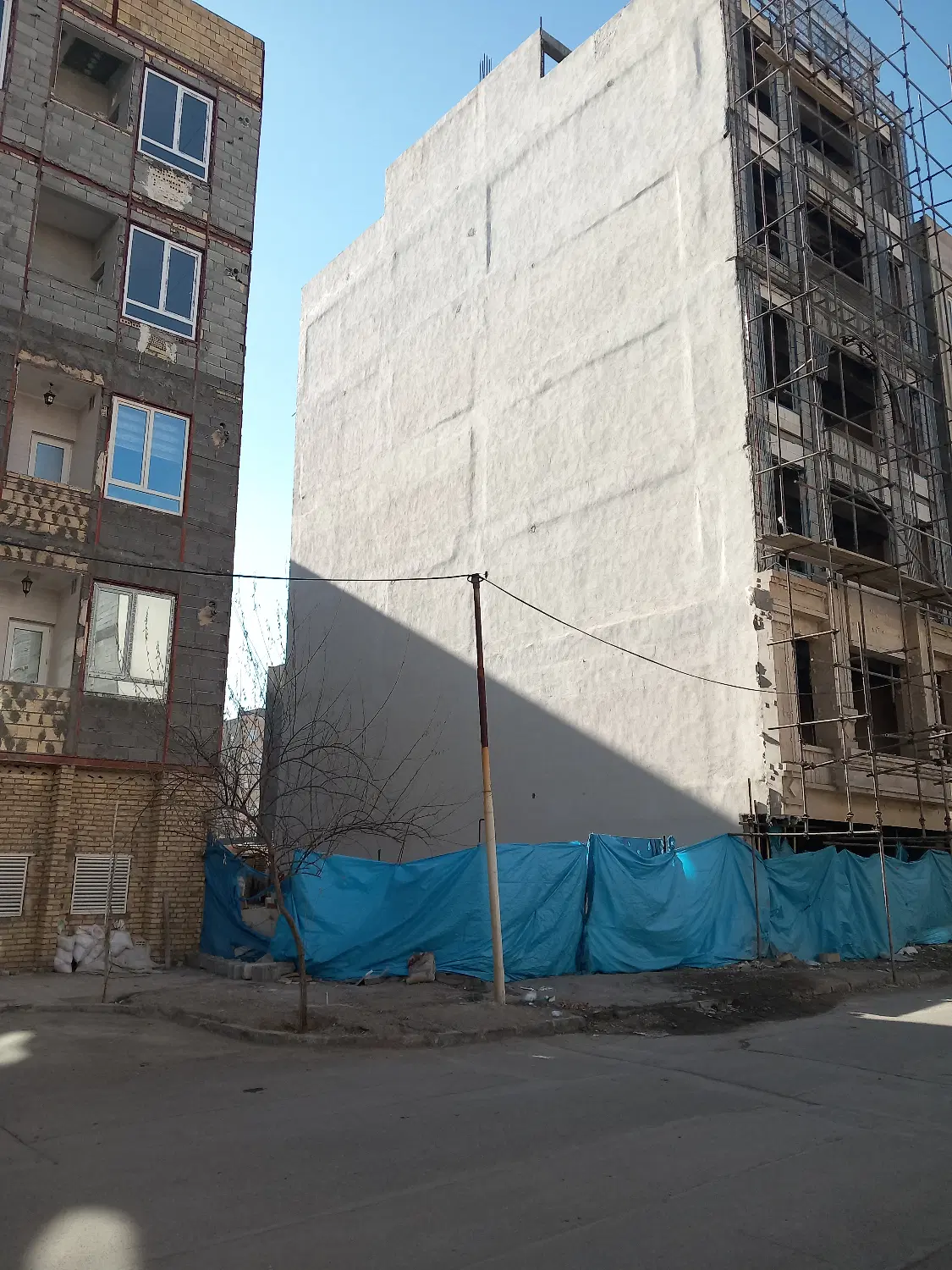 زمین جنوبی ۲۴۰ متری امیریه