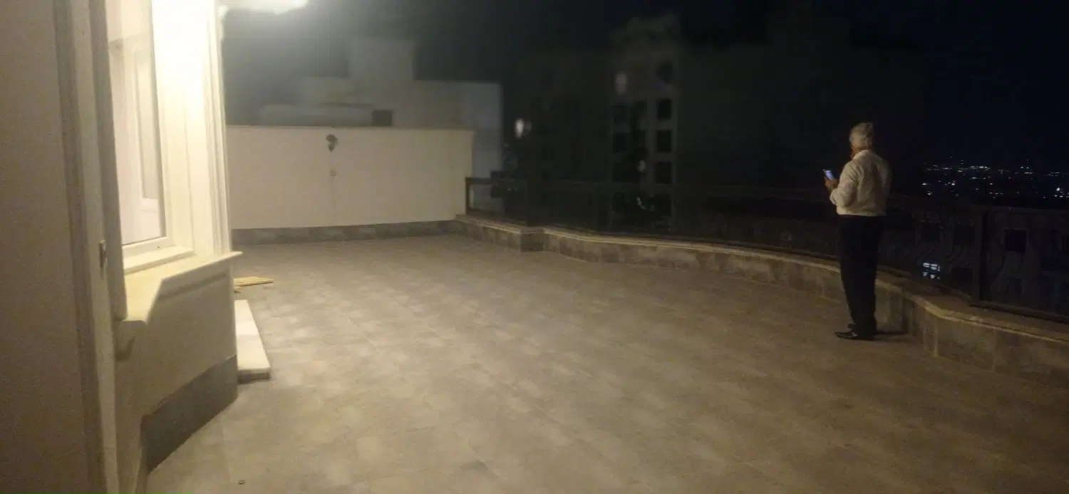 350 متر با 70 متر تراس 4 خواب