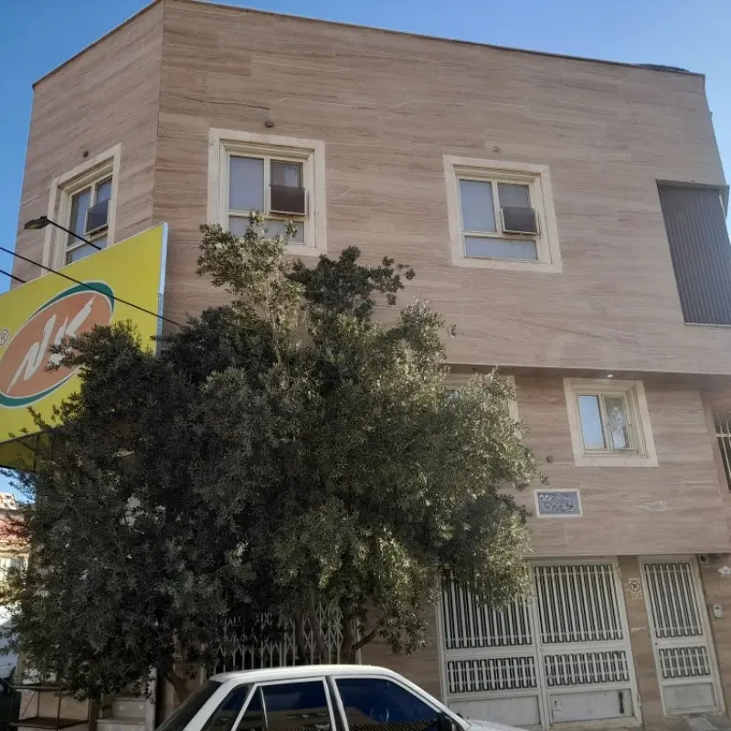 ۱۷۵ متر ملک تجاری مسکونی سه بر