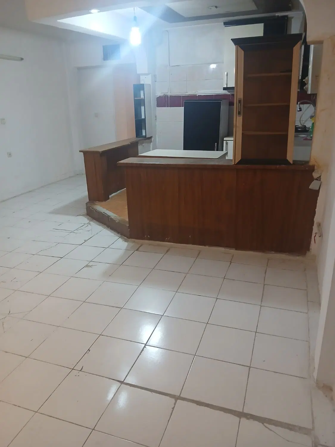 آپارتمان دوخوابه با پارکینگ