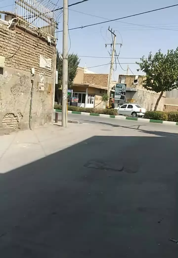 مغازه دارای اب برق گاز