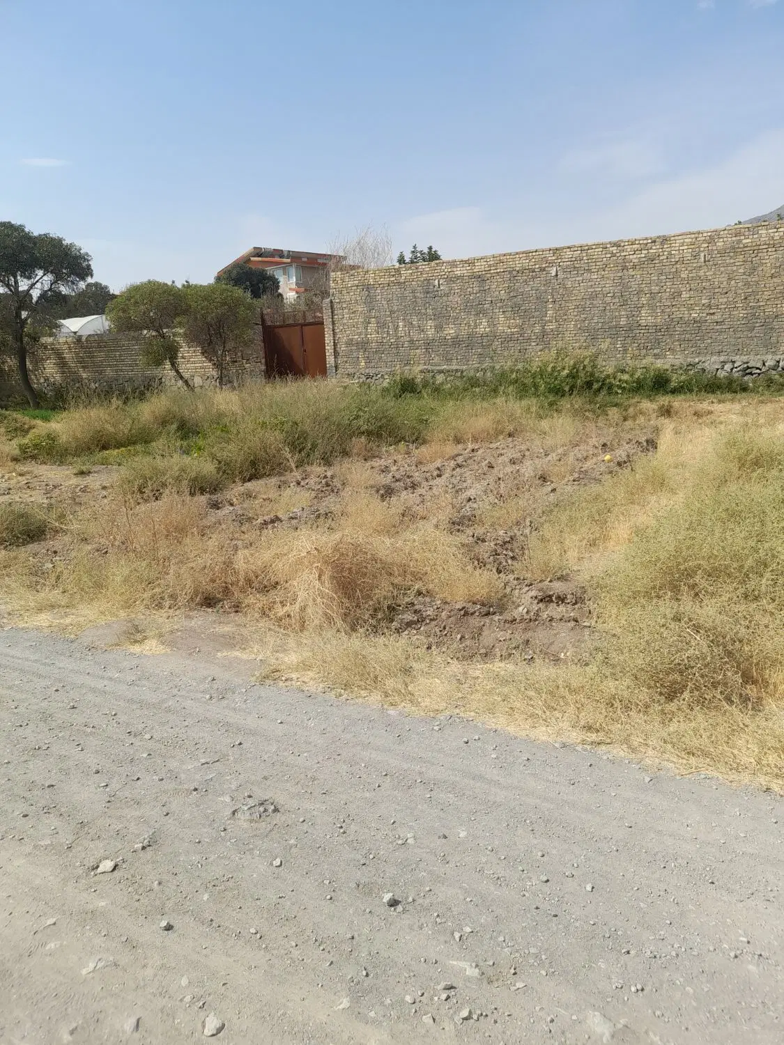 زمین دیزیجان