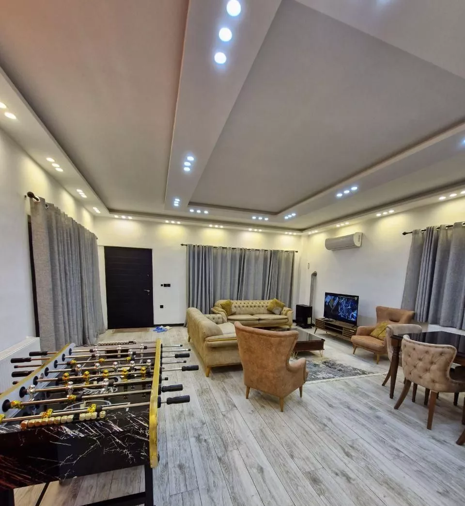 ویلا دو خواب استخردار بی واسطه