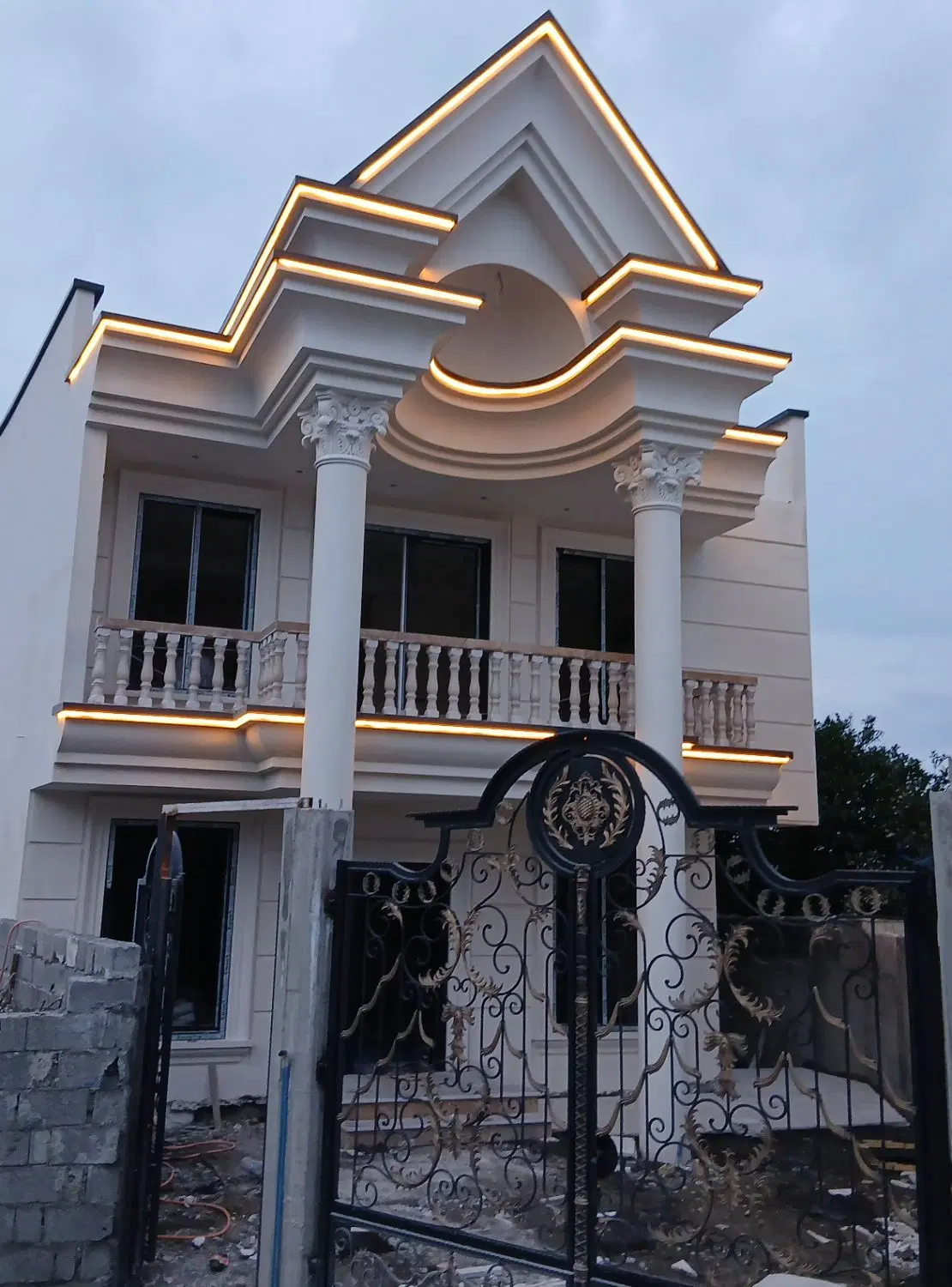 ویلا‌دوبلکس‌۲۵۰‌متربنا