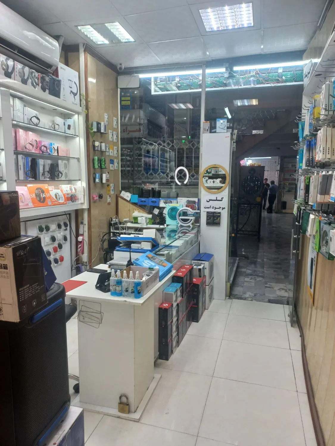 اجاره غرفه فروش گوشی نو وکارکرده دربهترین موقعیت