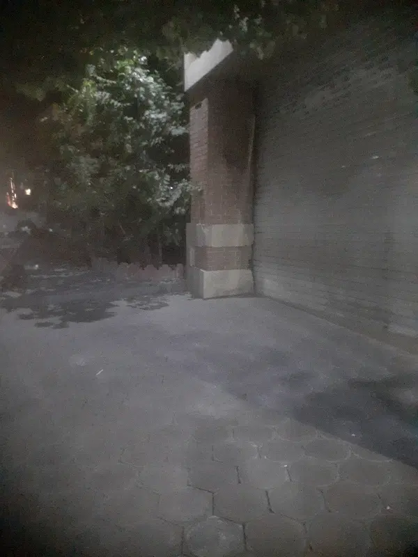 سوله به متراژ۱۲۸۰مترباامکانات کامل برق ۳فازوتک فاز