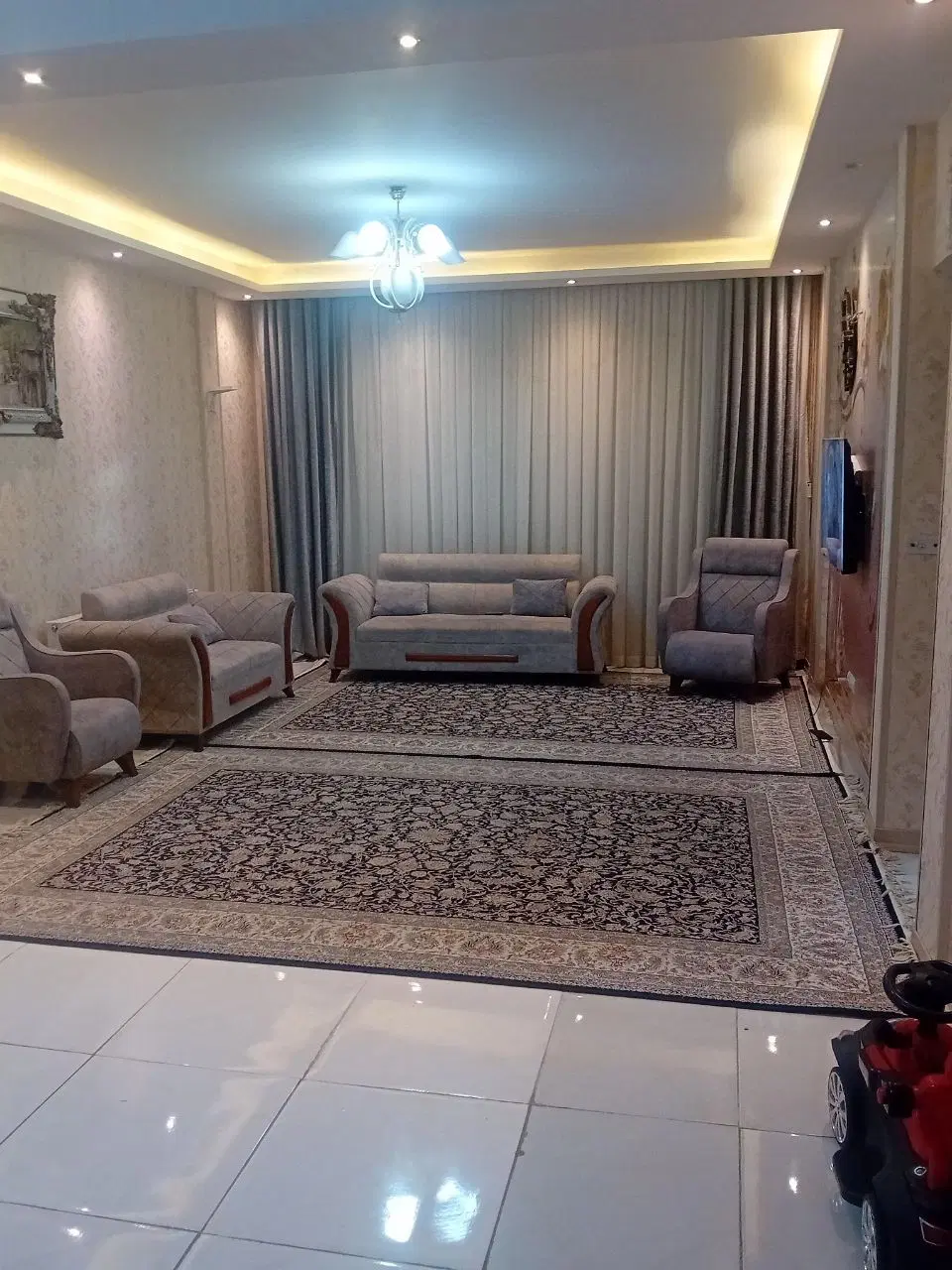سلام آپارتمان ۱۰۰ متری واقع در امام هادی ۱۶