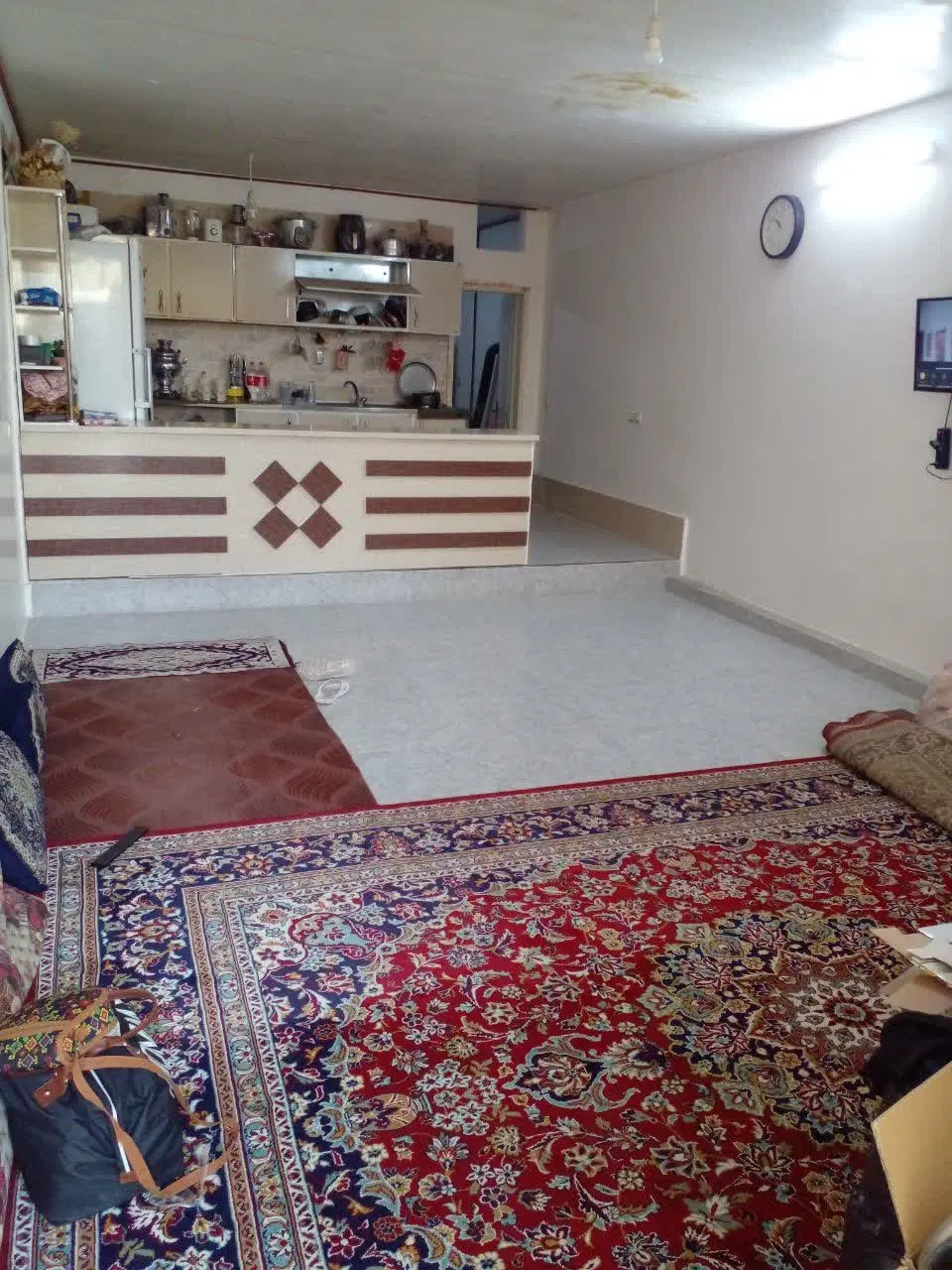 آپارتمان یک طبقه حیاط دار