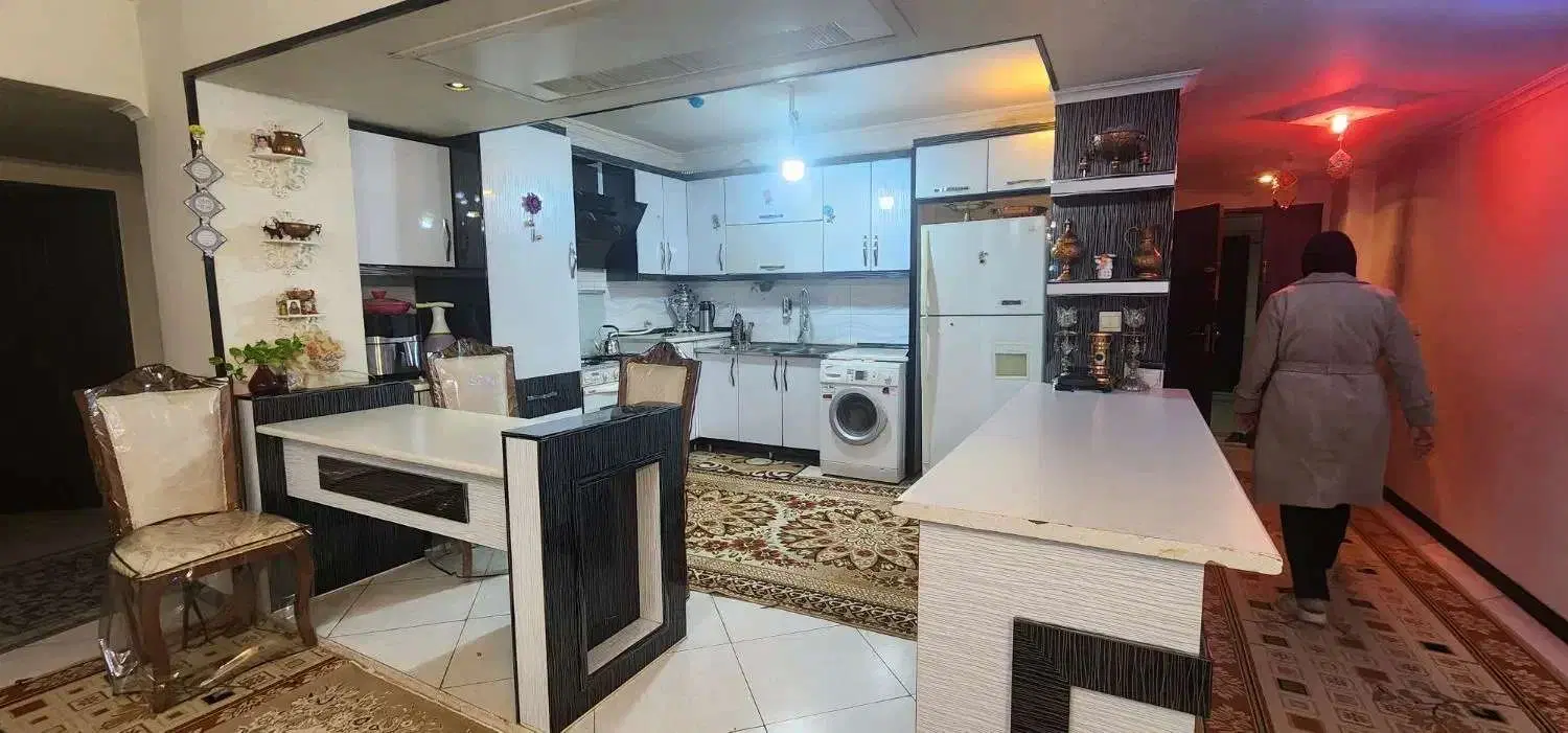 آپارتمان شیک ۱۰۰متری واقع در شهرک نگین خ حکمت