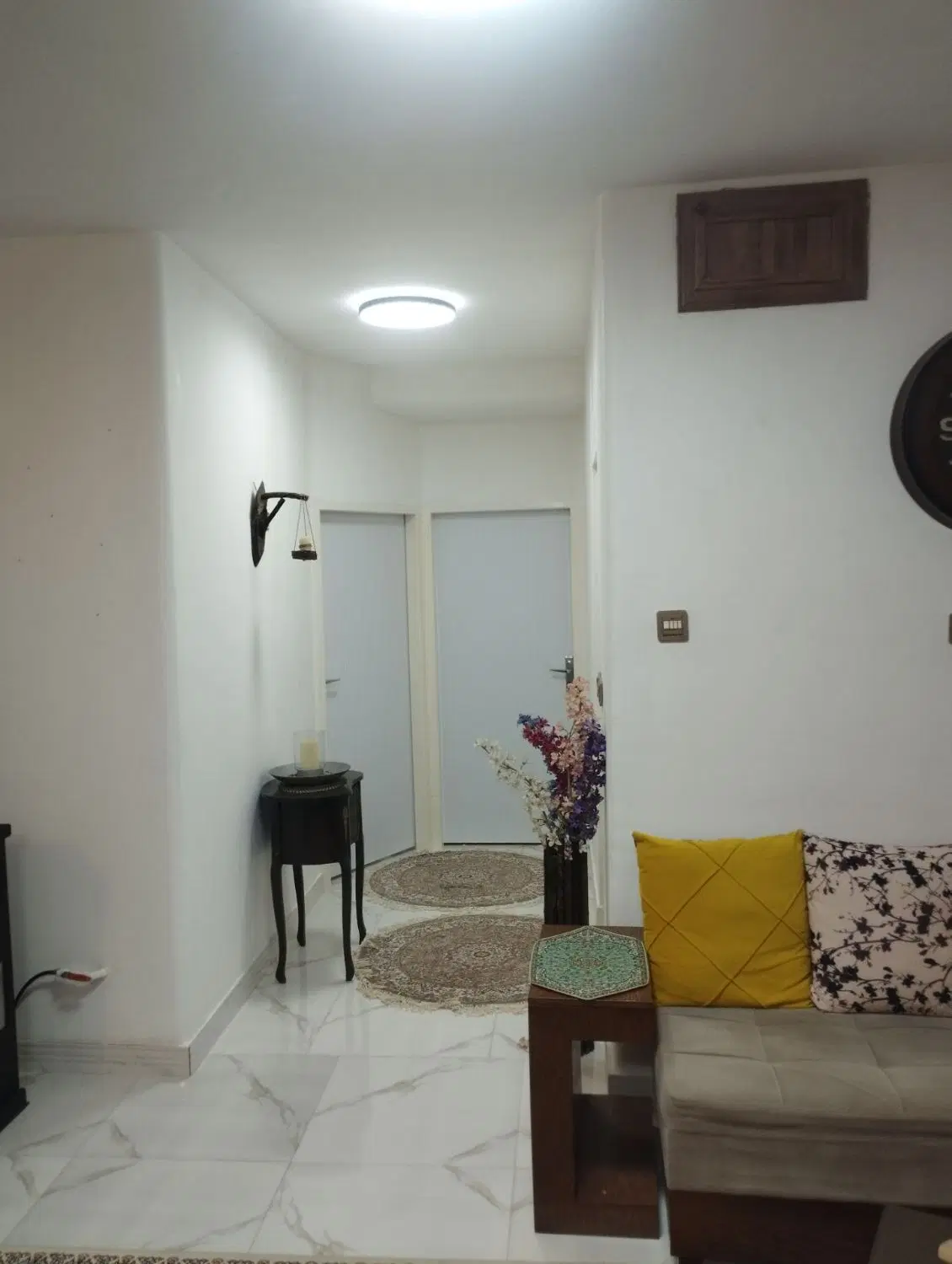 واحد ۱۰۰ متری فروشی بازسازی، کلاک پایین