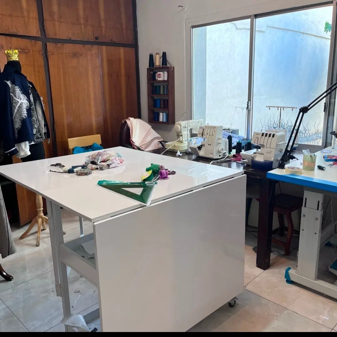 خیاط خانم برای اشتراک فضای کار