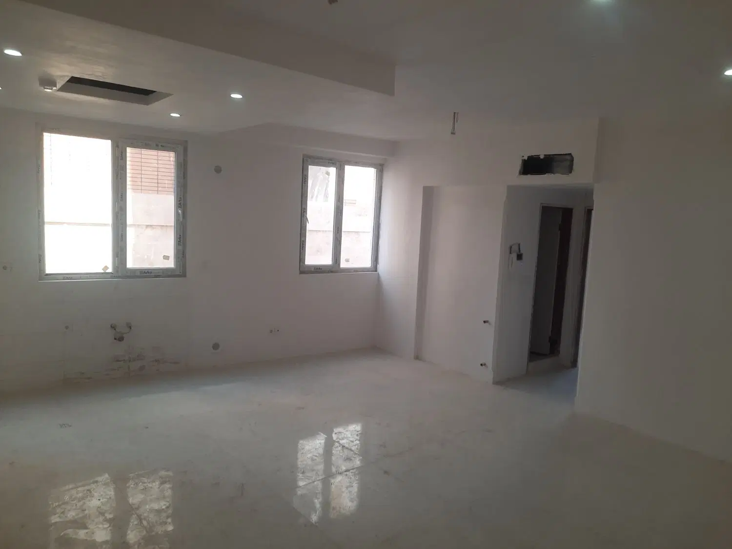 واحد ۶۸ متری دو خواب نوساز کلید خورده