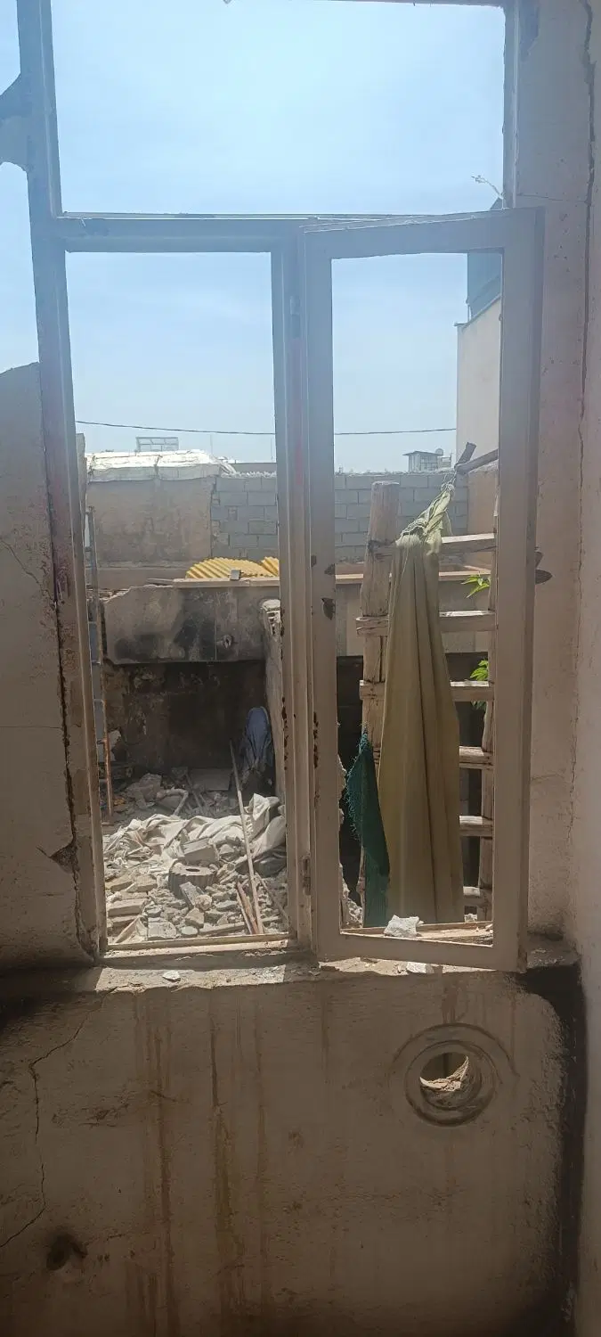 خانه کلنگی  مناسب برای ساخت و ساز واقع در آستانه