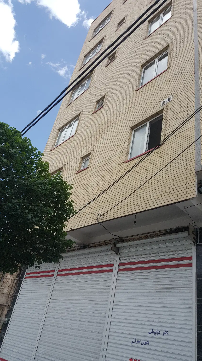 آپارتمان دوکله۱۱۰متر تک واحد بر خ شمس تبریزی