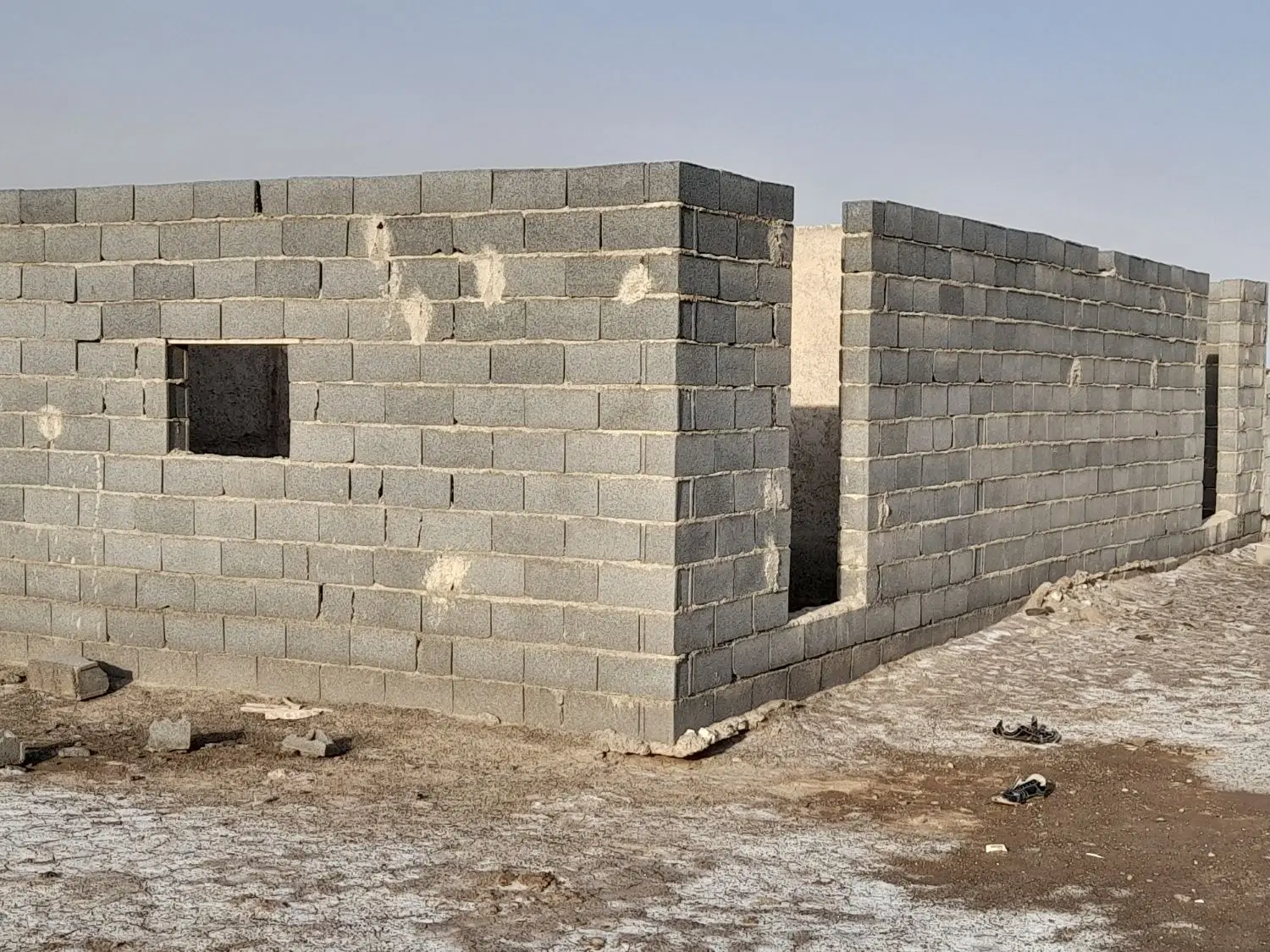 ۸هکتار زمین بامجوز مرغداری ۱۲۰هزارتایی ودامداری
