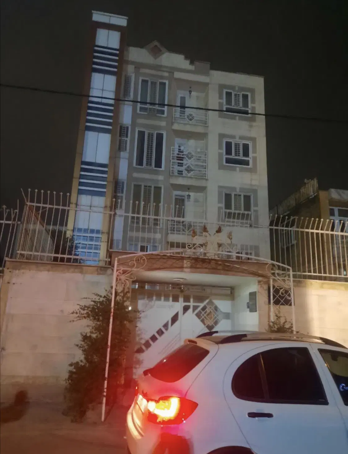 واحد ۱۰۰ متری دورپارک علم الهدی