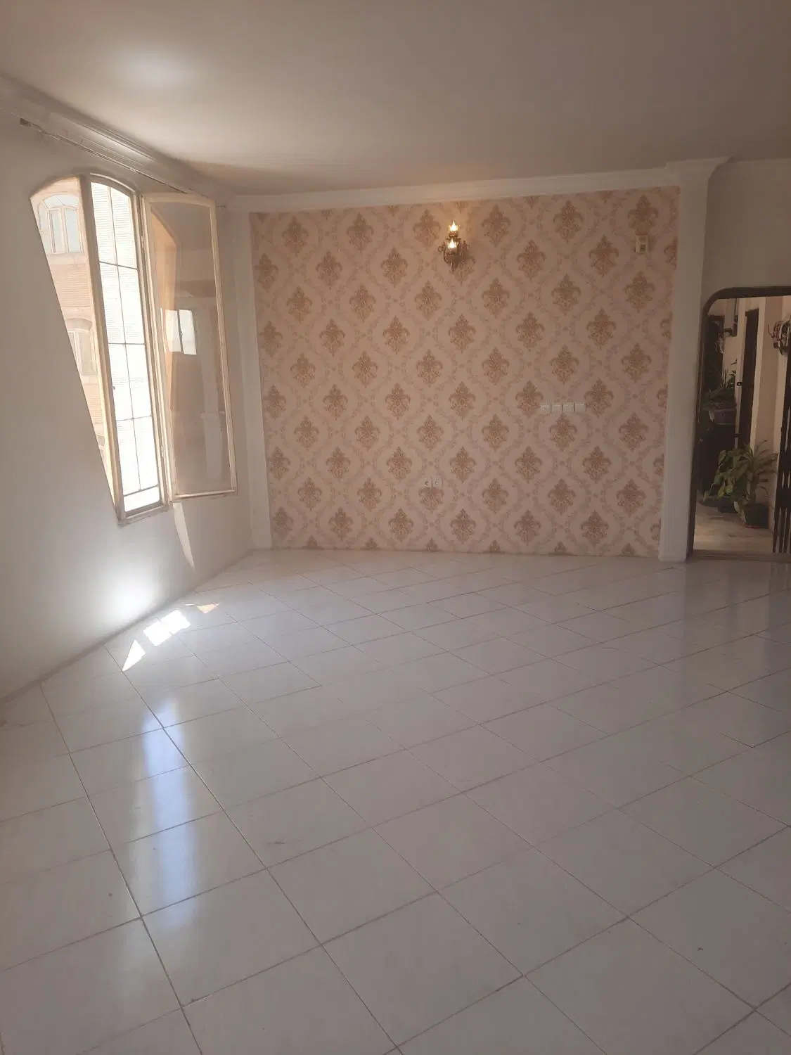اندیشه ۸۵، اپارتمان ۱۱۵ متر