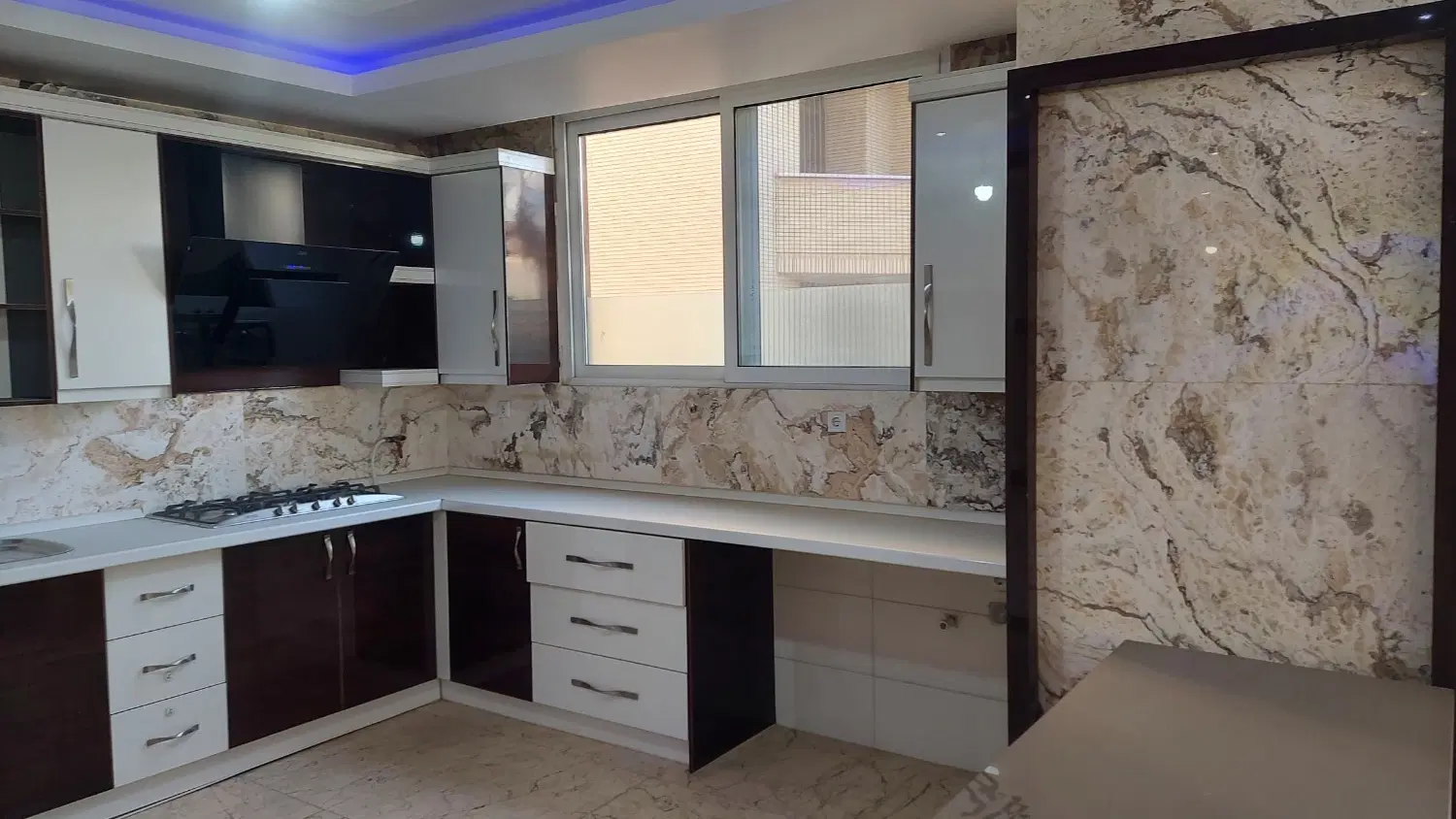 فروش اپارتمان دو بر خوش جا مخابرات کوچه لاله