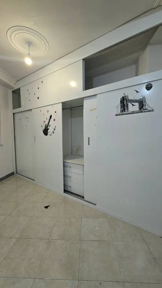 آپارتمان دو خواب ، دانشسرا