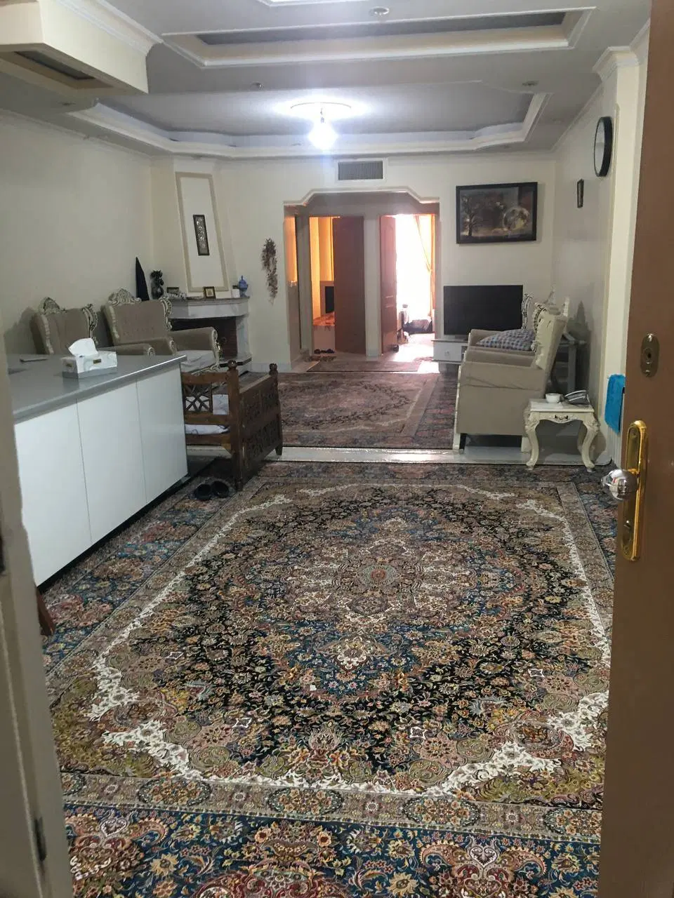 آپارتمان ۸۵ متری فول تخلیه به میدان کمال الملک