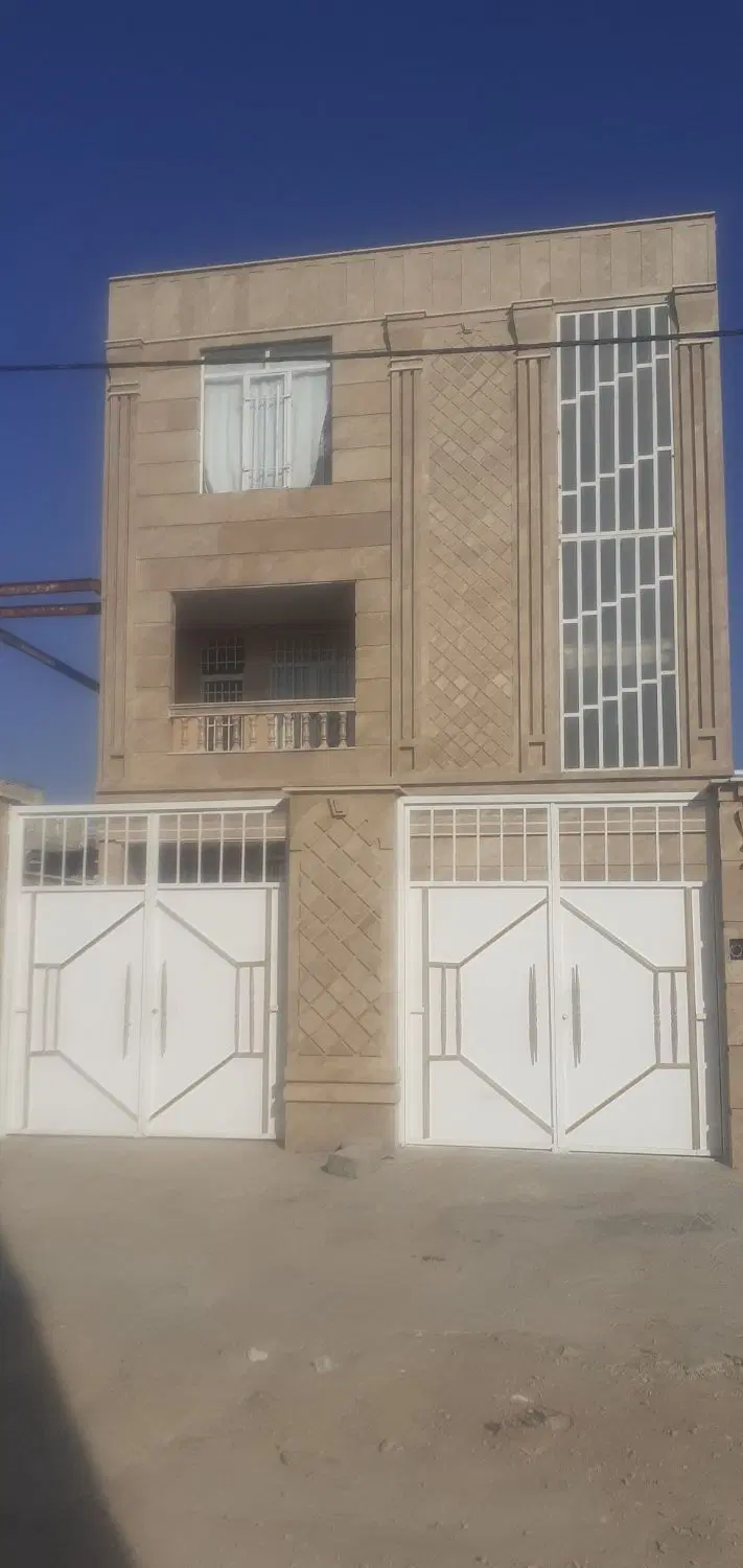 ساختمان سه طبقه بهار آزادگان شهرک بنیاد شهید