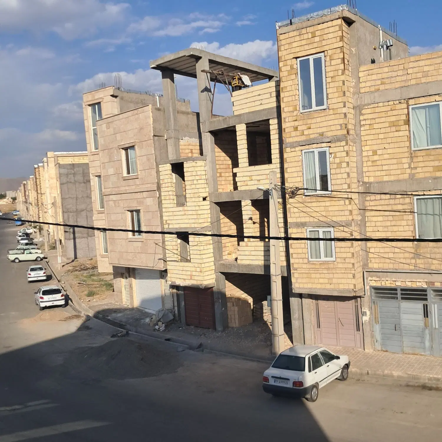 واحد ۱۳۵متری نانوایان فازسه خیابان ۱۶متری