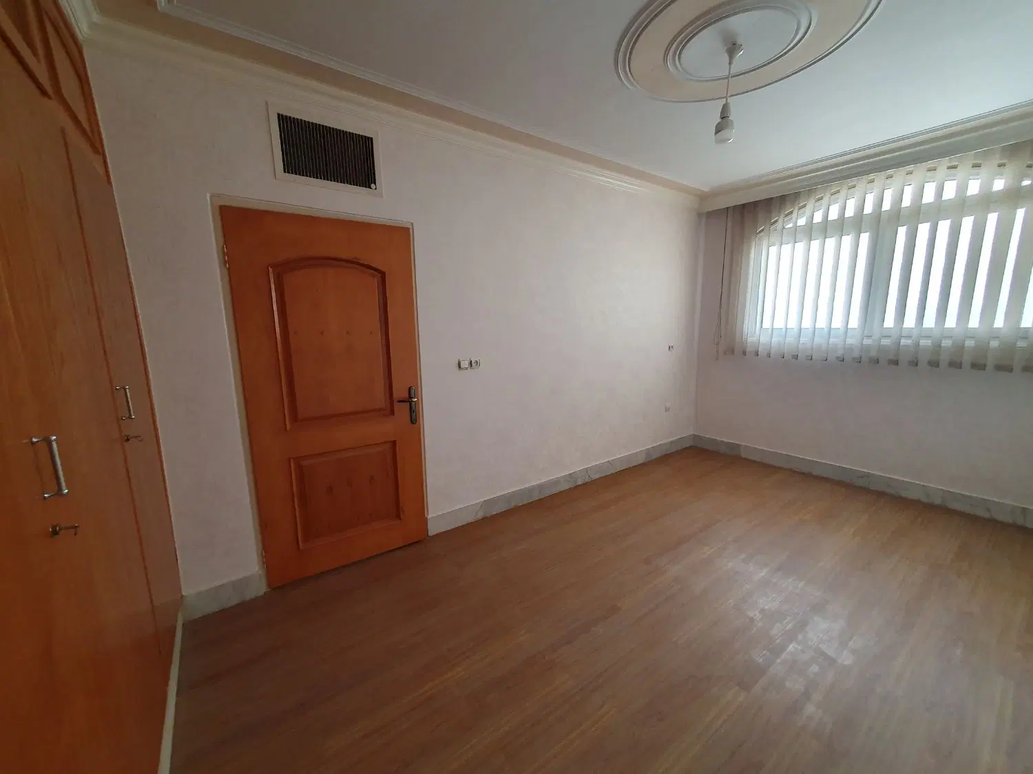 اجاره واحد مسکونی دو خوابه ۱۳۰ متری