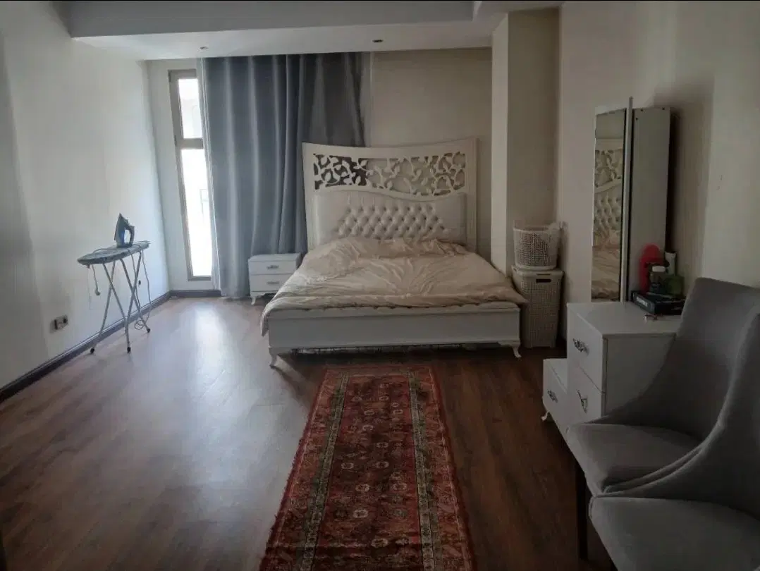 رهن واجاره واحد۳۰۰متری۴خوابه آجودانیه