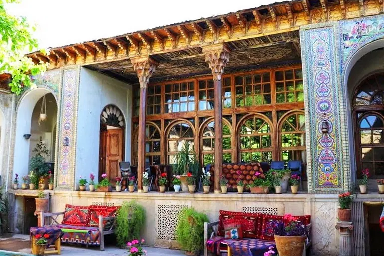 طبقه بالا روی همکف