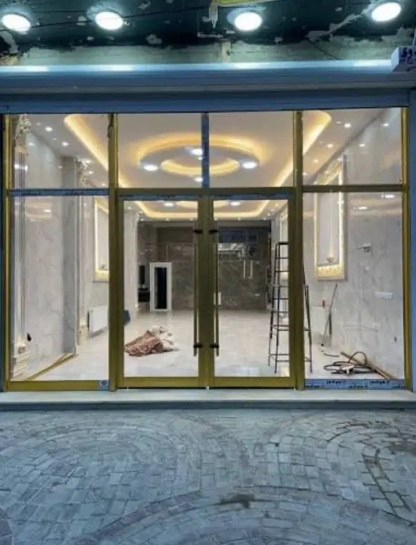 140متر مغازه با 15متر دهنه_تاپ لوکیشن جلال_برند