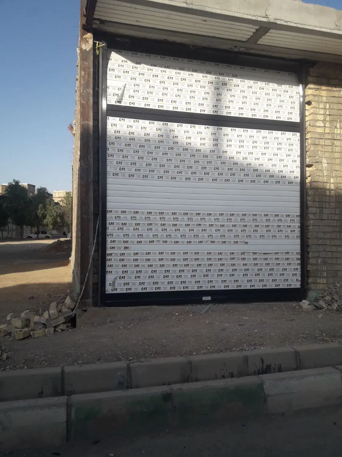 مغازه همراه باتجاری ومالکیت دربهترین جای خیابان