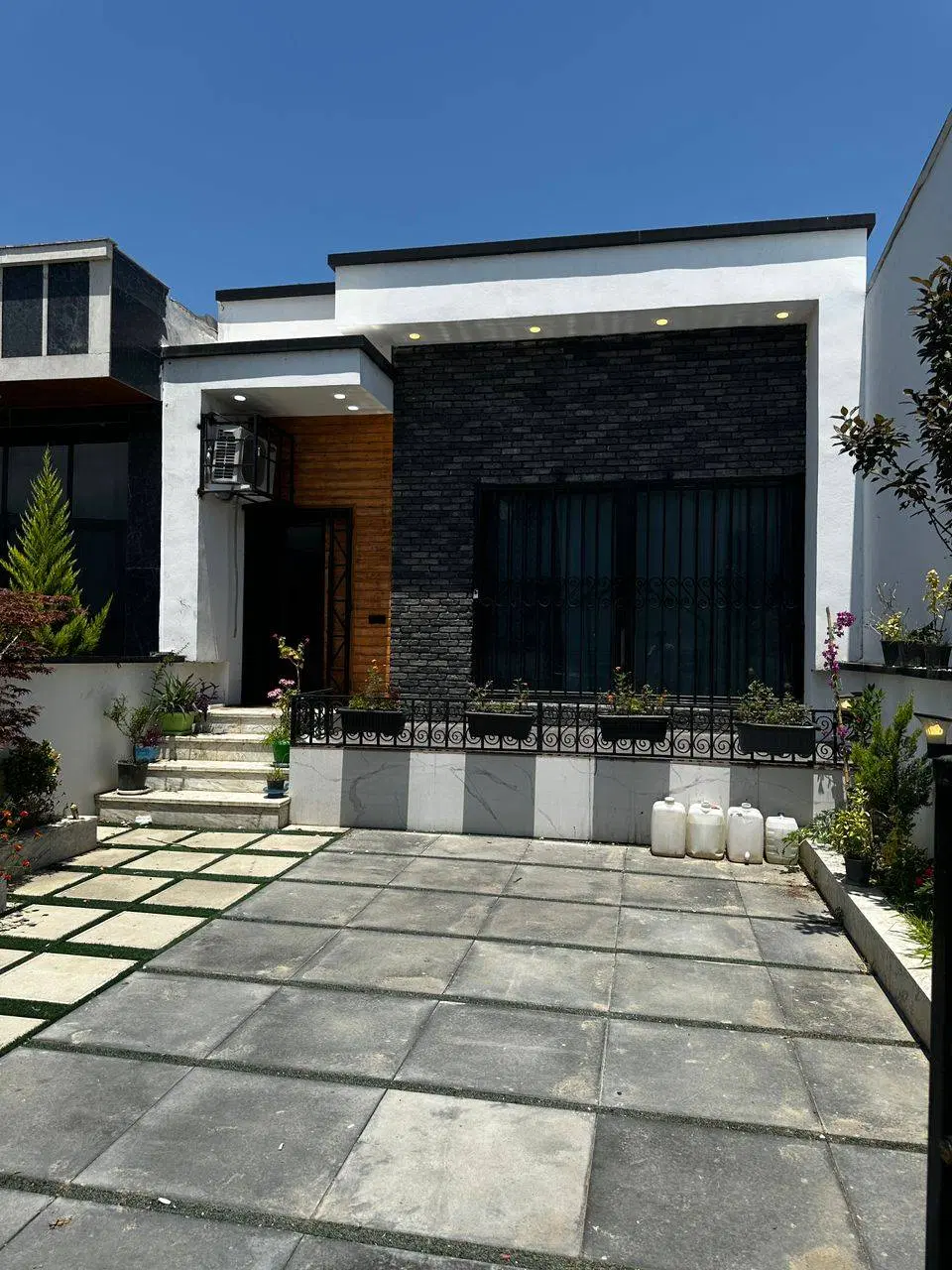خون دارم هم خونه میخوام   لوازم خانگی کامل هست