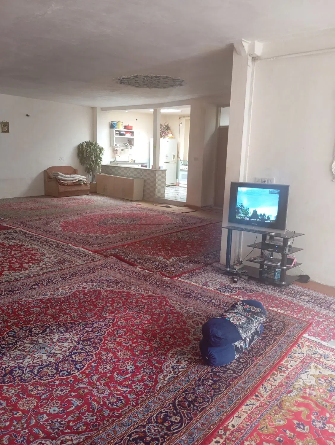 ملک.موقیت.دارنزدیک.خیابان.اصلی