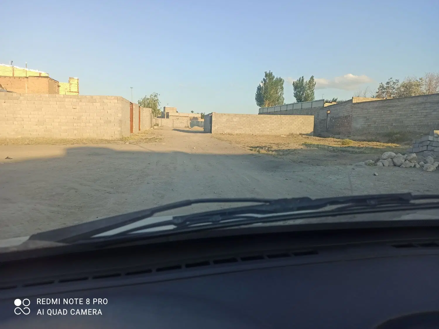 زمین در باسمنج