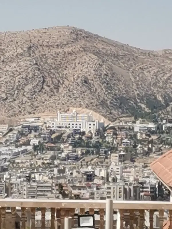 واحد ملکی حیاط دار نوساز صدرا فاز یک