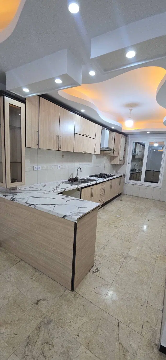 ۷۰ متر دو خواب طبقه سوم پارکینگ نارمک مالک هستم