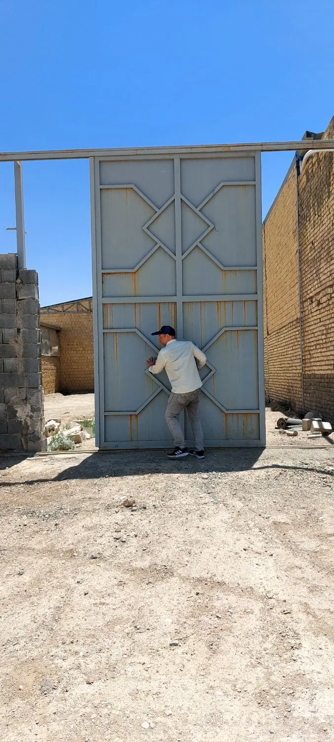۳۵۰ متر ملک کارگاهی نزدیک به خ زینبیه