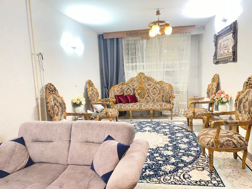 اپارتمان حیاط دار