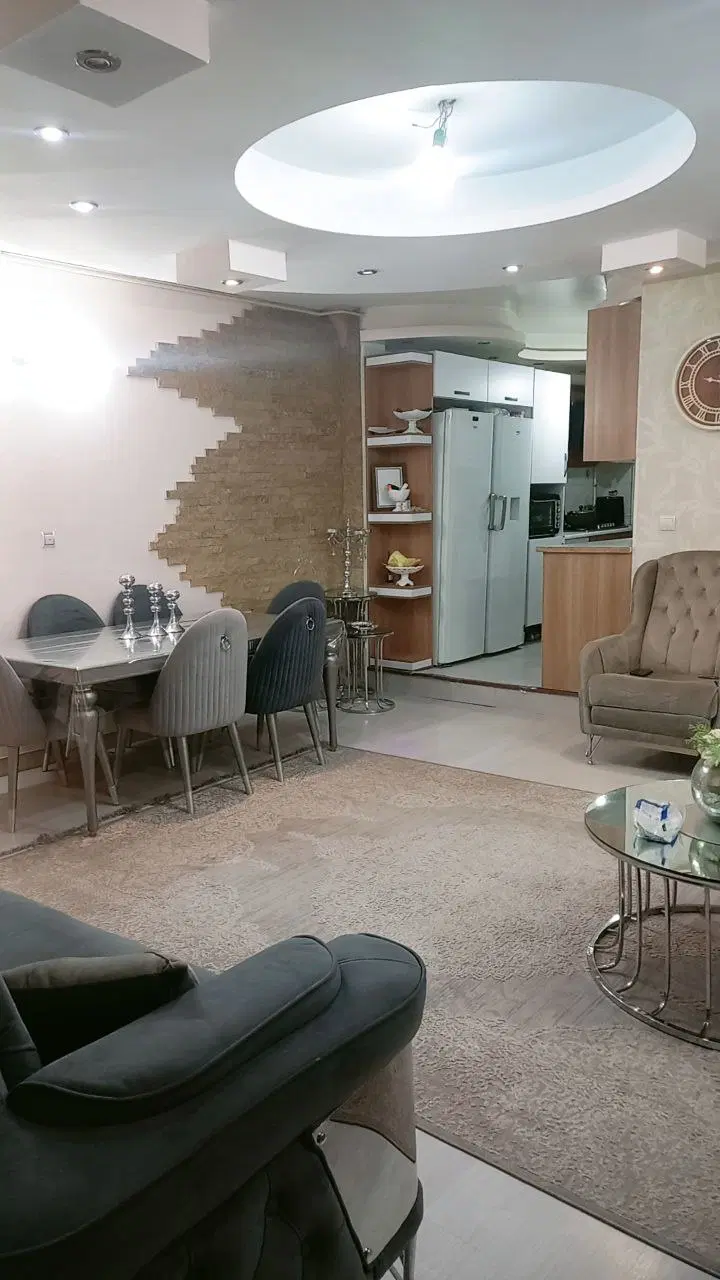 اجاره آپارتمان 85 متری_ رو به نما _ نزدیک مترو